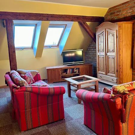 Falkenwohnung شقة *